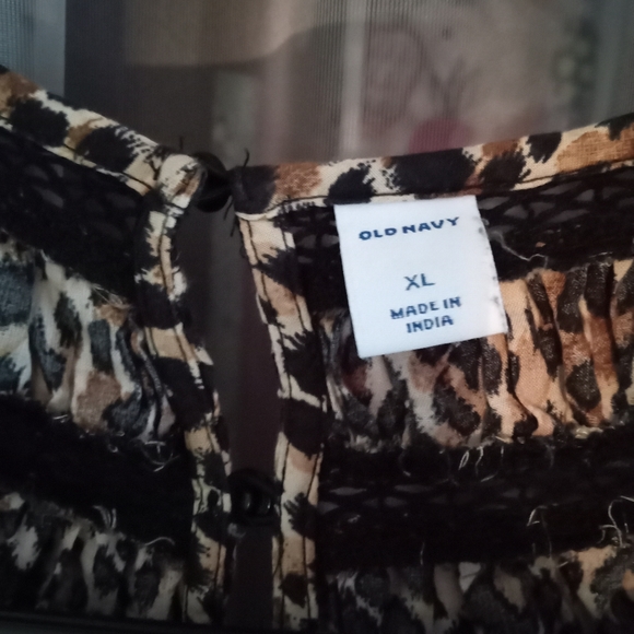 High neck Leopard Print - Picture 2 of 5